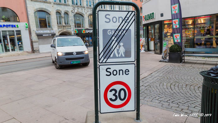 The sign for a 30kmh (19mph) speed limit in Oslo, Norway.